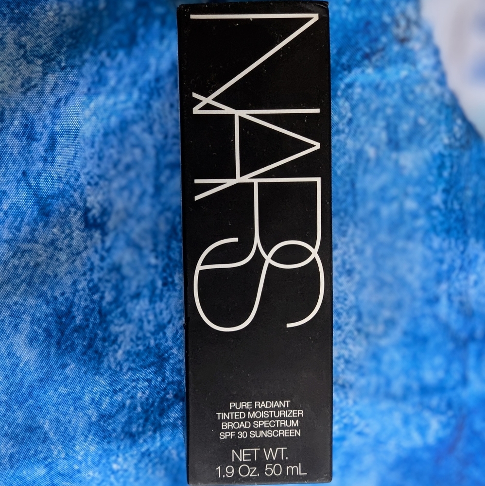 NARS Pure Radiant Tinted Moisturizer SPF 30 - Light 1 Finland